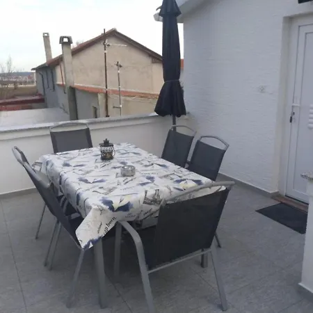 Apartment Marika-near Queen - By Ta Leut Agency Privlaka (Zadar)