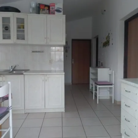 Apartment Marika-near Queen - By Ta Leut Agency *